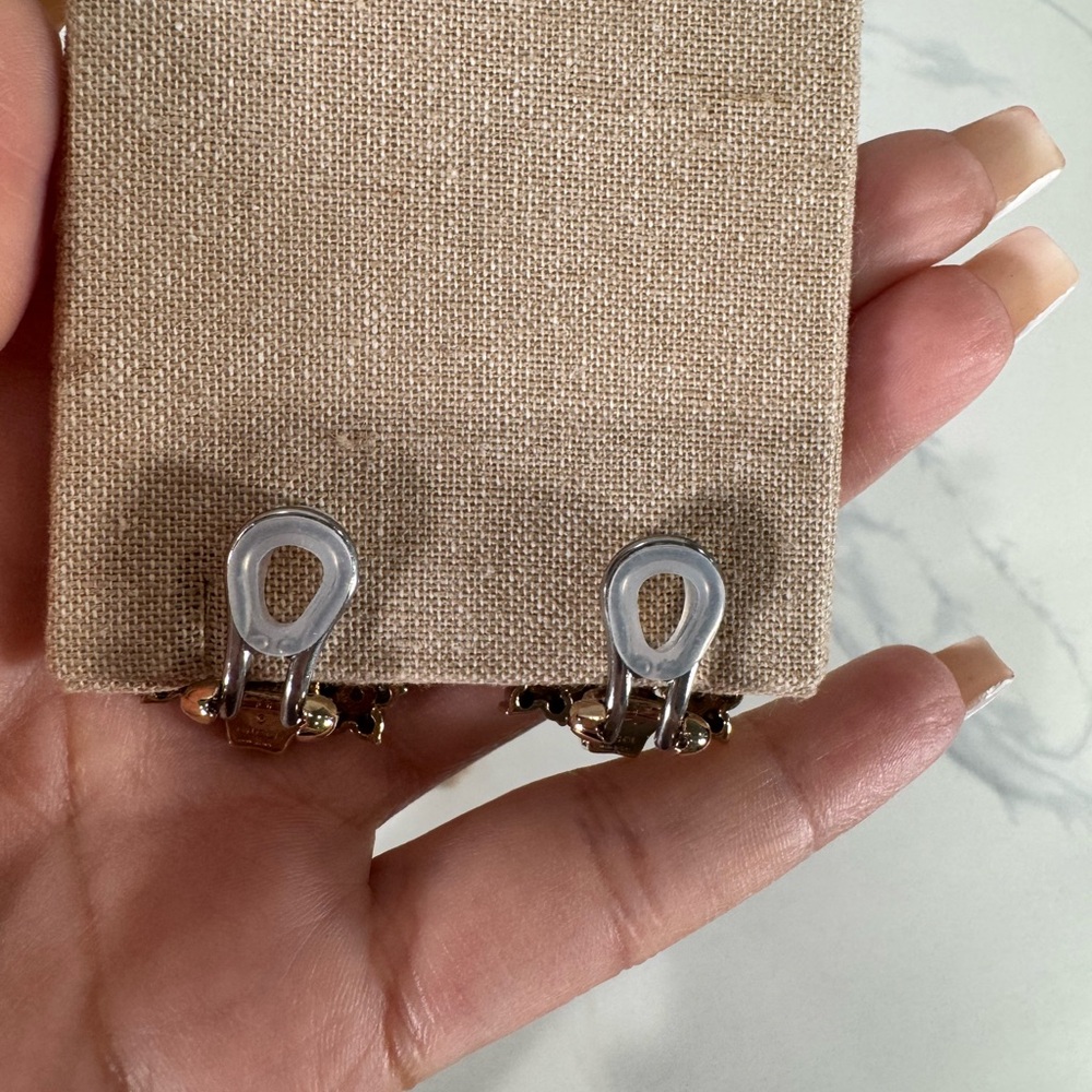 Authentic Gucci Elegant Gold and Crystal Earrings - Picture 5 of 8